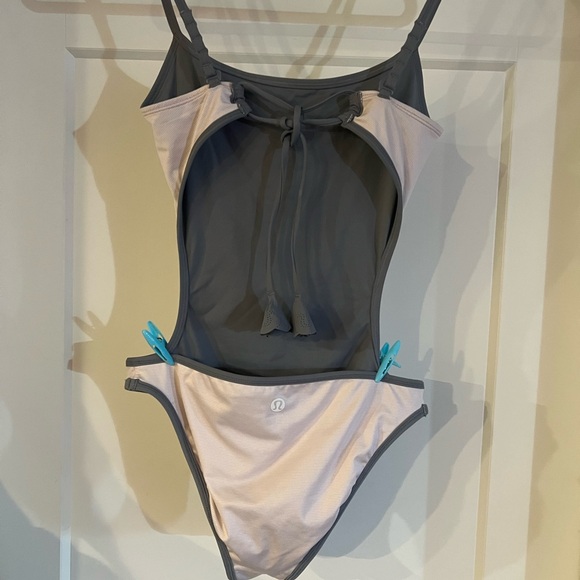 SOLD LOCALLY Lululemon bathing suit BNWOT reversible4-6 - Picture 4 of 6